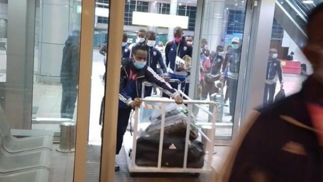 بعثة راسينج كلوب تصل القاهرة استعدادا لمواجهة بيراميدز