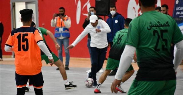 وزير الشباب يشارك في مباراة كرة قدم استعراضية بالمهرجان المتكامل لاتحاد مراكز شباب مصر