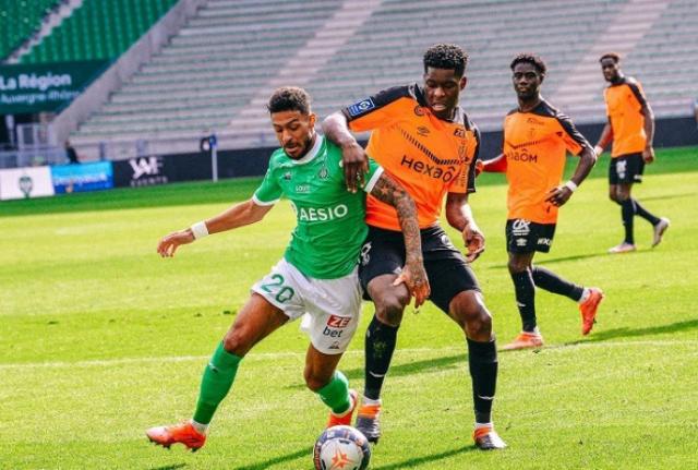 سانت إيتيان يفلت من الهزيمة أمام ستاد ريمس في الدوري الفرنسي