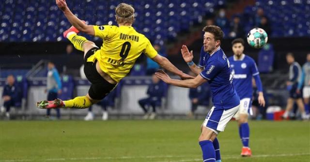 البوندسليجا.. بوروسيا دورتموند يتقدم 2-0 على شالكه في الشوط الاول