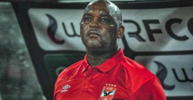 موسيماني يجتمع بـ محمود كهربا على هامش مران النادي الأهلي