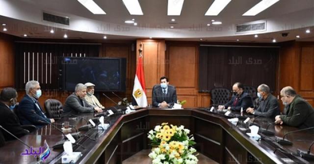 أشرف صبحي يبحث سبل التعاون مع جمعية قدامى الرياضيين