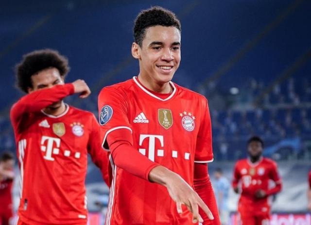 بعد الصراع مع إنجلترا.. الموهبة موسيالا يختار تمثيل المنتخب الألماني