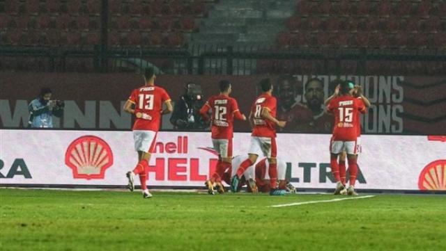 نجم الأهلي السابق: محمد شريف يستحق قيادة هجوم الفريق