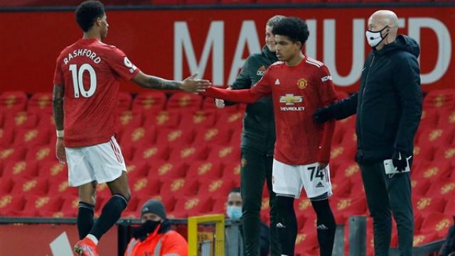 مانشستر يونايتد ينافس ليفربول على نجم ليدز