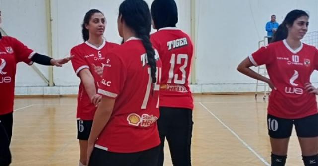 الأهلي يكتسح دلفي في دوري سيدات الكرة الطائرة