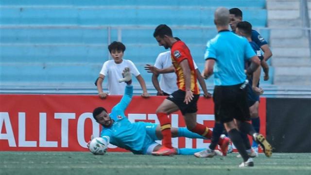 الكاف يوفر جهاز لصدمات القلب داخل ملعب الأهلي