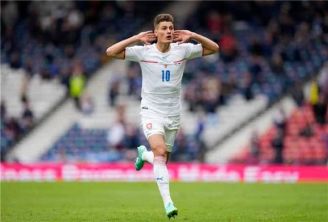 تشيك يعادل رقم رونالدو في بطولة يورو 2020