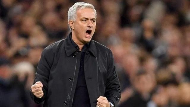 مورينيو يطالب روما بضم نجم ريال مدريد