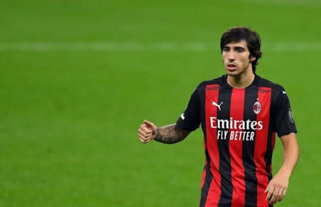 ميلان يعلن ضم تونالي بشكل رسمي