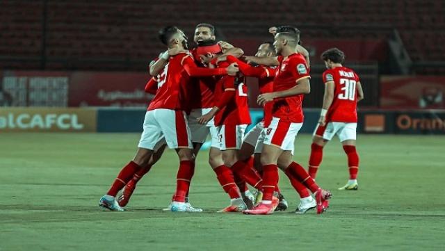 اتحاد الكرة يعلن حكام مباراة الأهلي والمقاصة في الدوري