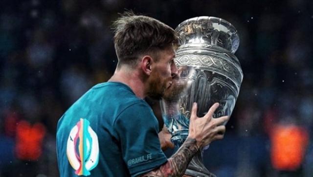 رئيس الأرجنتين يهنئ المنتخب بالفوز بكوبا أمريكا