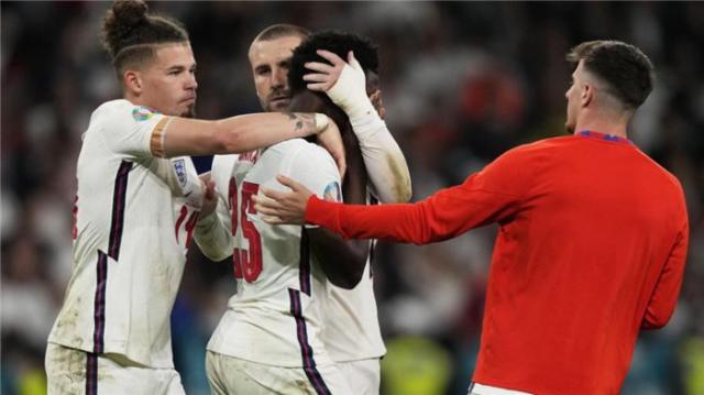 الاتحاد الإنجليزي يستنكر التعليقات العنصرية ضد لاعبي المنتخب