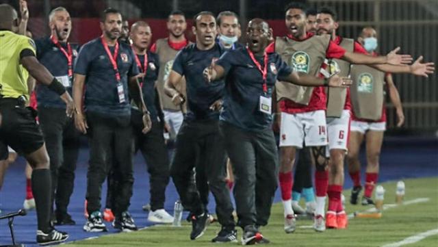 محاضرة بالفيديو للاعبي الأهلي قبل مران اليوم