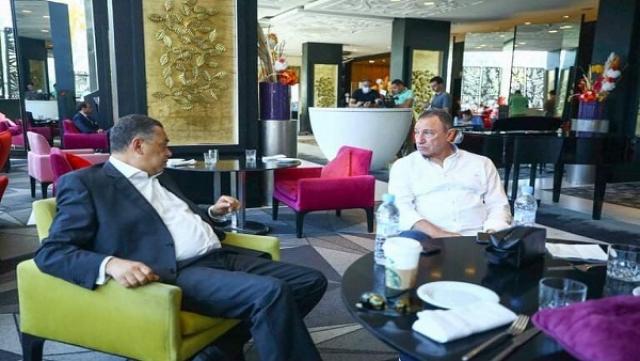 سفير مصر بالمغرب يزور بعثة الأهلي ويلتقي بالخطيب