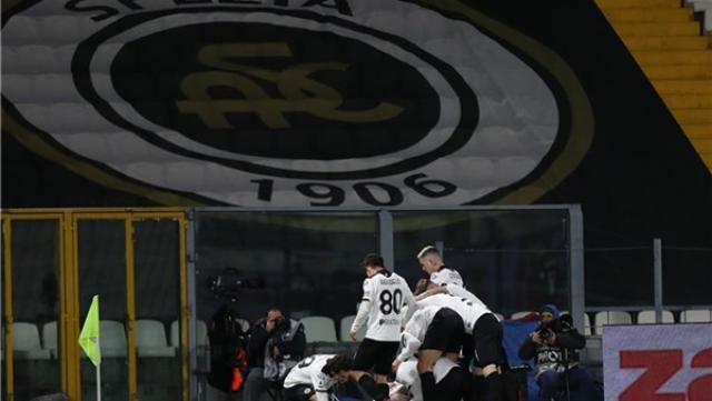 فيفا يمنع سبيزيا الإيطالي من التعاقدات