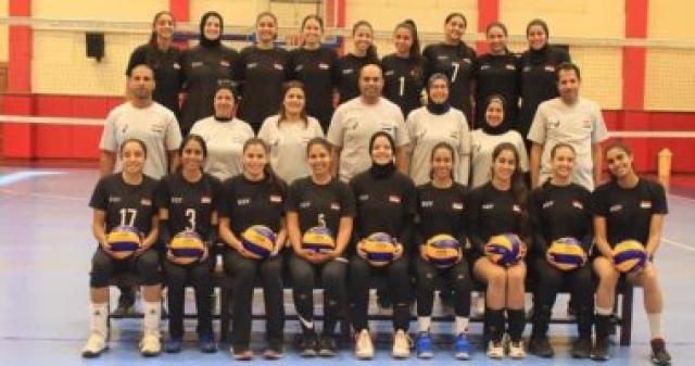 شابات الطائرة