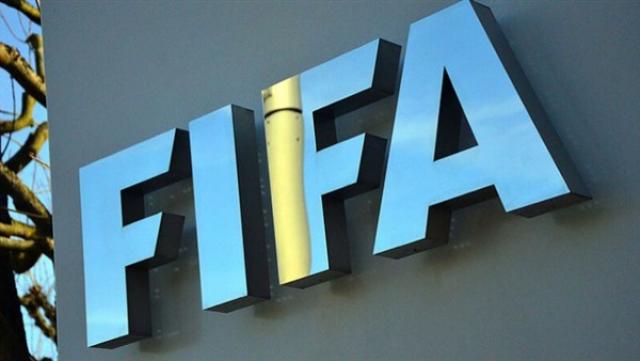 فيفا يمنع سبيزيا من التعاقدات لمدة عامين