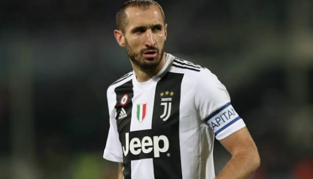 كيليني: لن أرحل عن صفوف يوفنتوس