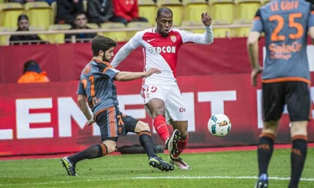 لوريان يتصدر الدوري الفرنسي مؤقتا بإسقاط موناكو