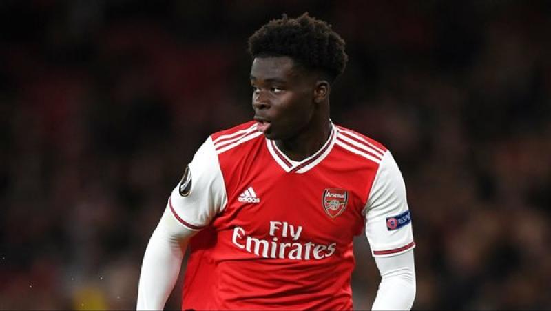 ساكا يقود هجوم أرسنال أمام أستون فيلا