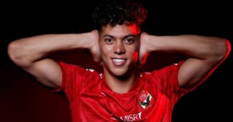 إمام عاشور لاعب الأهلى