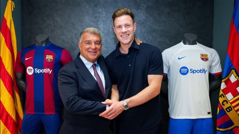 رسميًا.. برشلونة يمدد عقد «تير شتيجن» بشرط جزائي ضخم